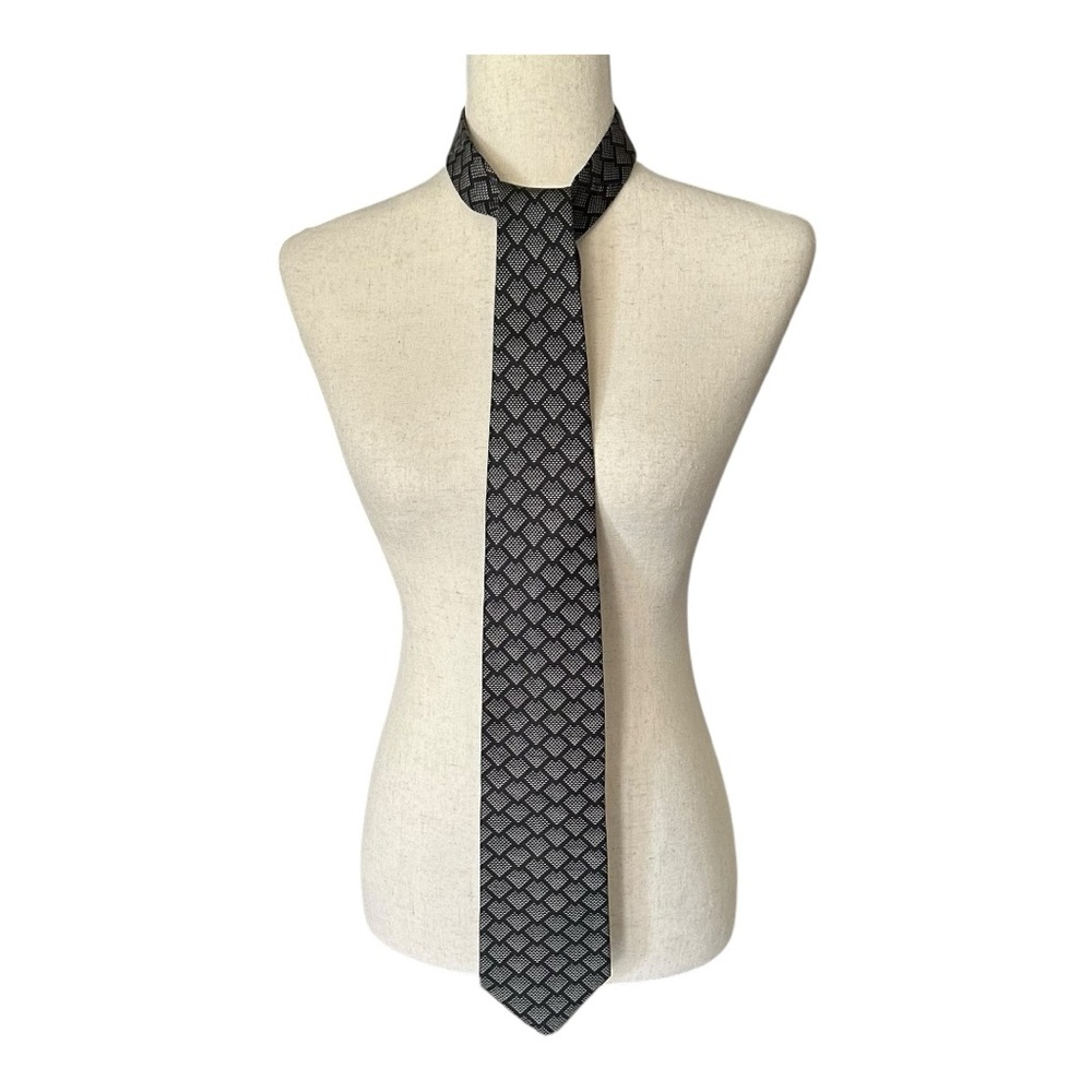Giorgio‎ Armani Vintage Men's black Silver Geometric Silk Tie Made in Italy